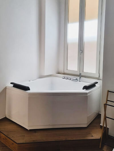 arredare-bagno-lungo-stretto